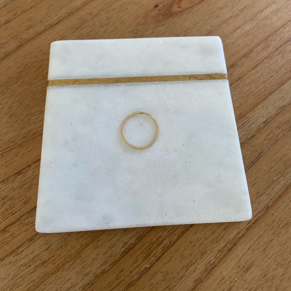 Mejuri twist stacker ring size 7